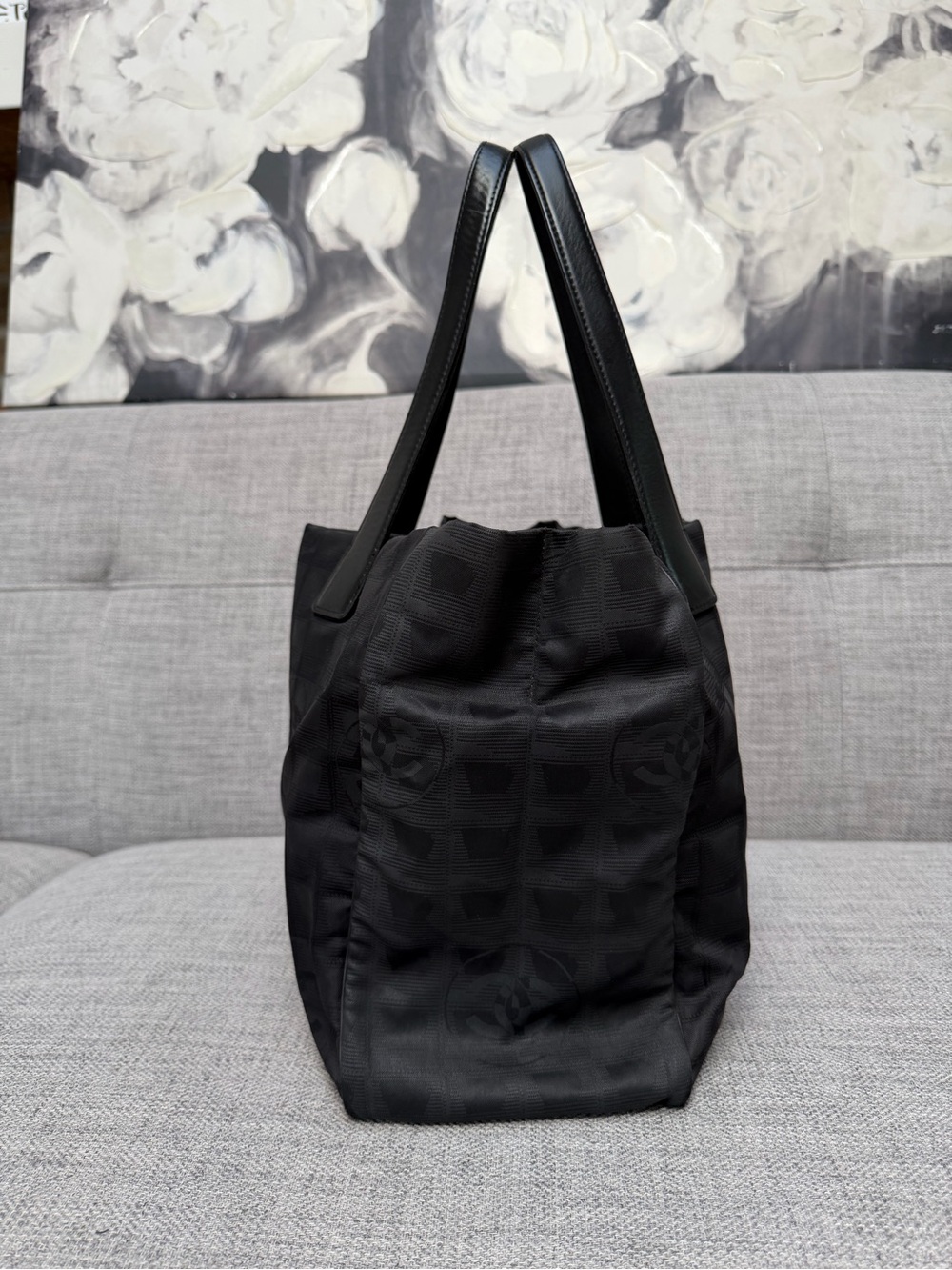 ✨CHANEL Black New Travel Line Tote Bag Authentic | Certificate of Authenticity - Picture 5 of 16